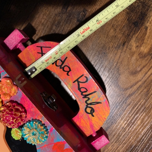 Hand-Painted Frida Kahlo Jewelry Art Box โ A Unique Find from Mexico - Picture 11 of 14